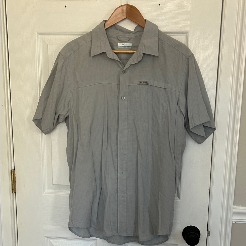 Men’s Columbia Short Sleeve Button Up